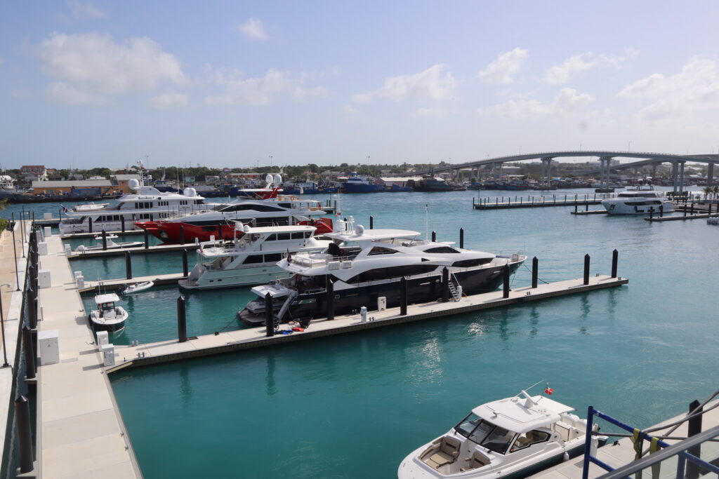 transient in-slip fueling boat dock rental bahamas 